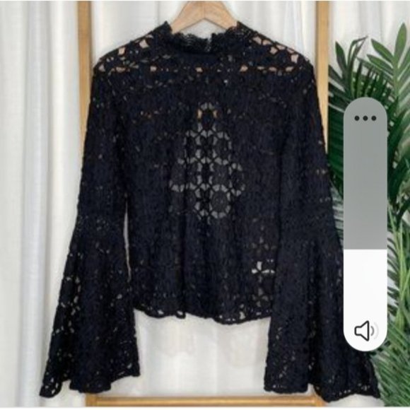 Free People Kiss and Bell top - Picture 3 of 7